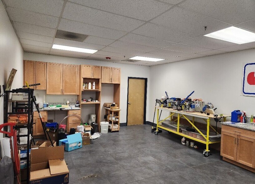 More Photos Of 7606 Whitehall Executive Dr, Charlotte Distribution For Lease