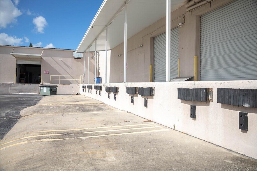 More Photos Of 1185 Gooden Crossing, Largo Warehouse For Lease