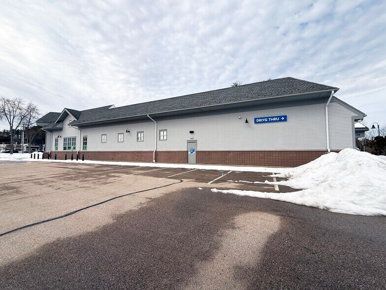 More Photos Of 577 Mast Rd, Manchester Drugstore For Sale