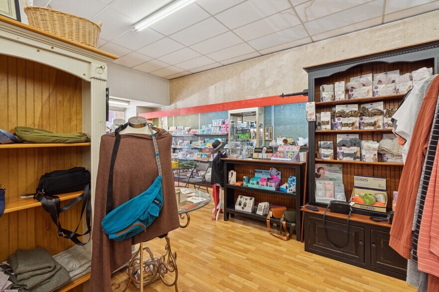 More Photos Of 314 N Penn Ave, Independence Freestanding For Sale