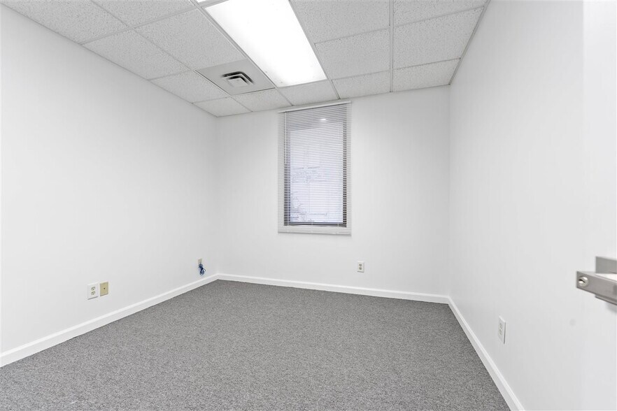 More Photos Of 616 NW 1st St, Richmond Industrial For Sale