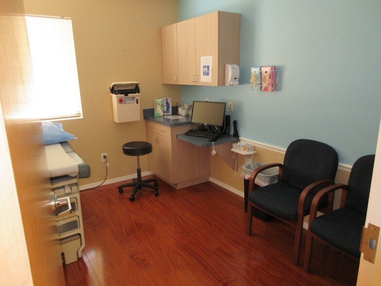 More Photos Of 1264 Malabar Rd SE, Palm Bay Medical For Sale