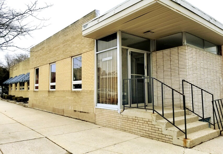 More Photos Of 2655 W Peterson Ave, Chicago Medical For Lease