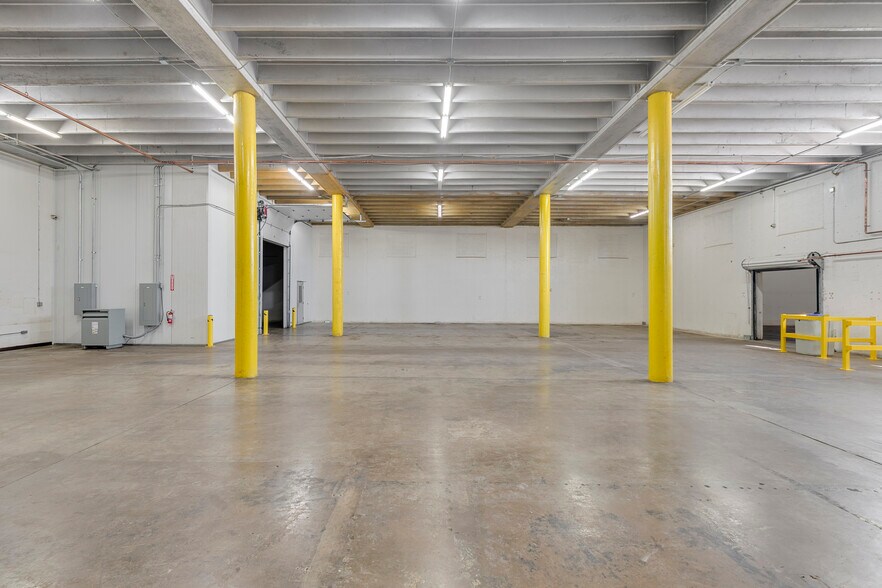 More Photos Of 2920 Shotts St, Fort Worth Distribution For Lease