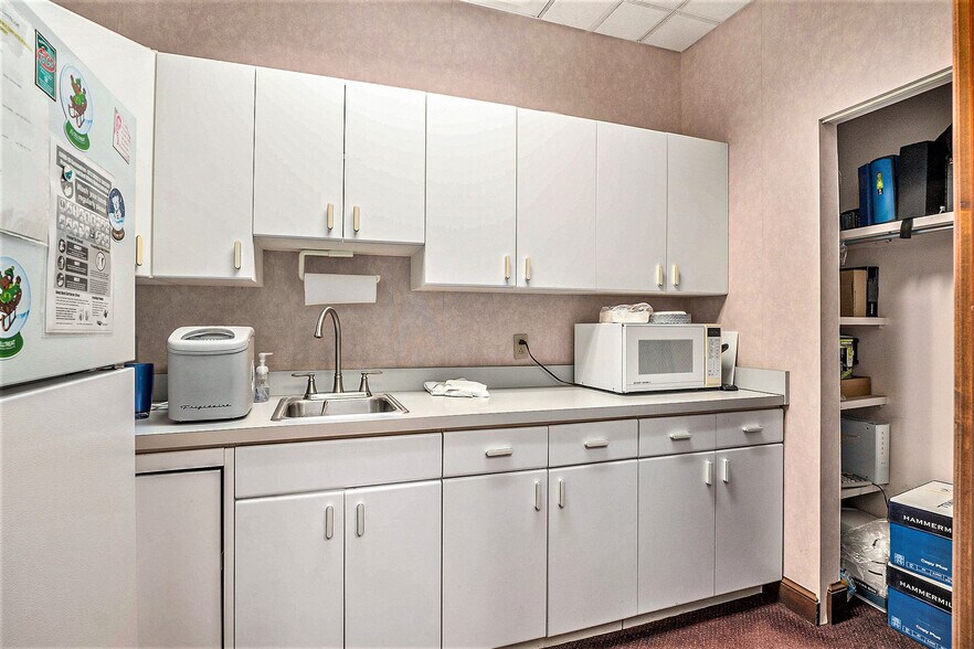 More Photos Of 4165 Lippincott Blvd, Burton Light Distribution For Sale