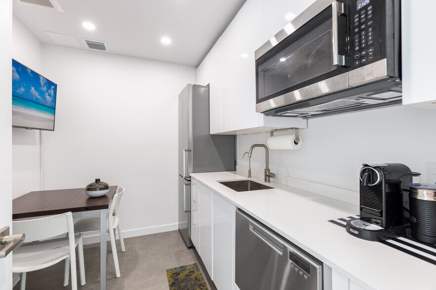 More Photos Of 4770 Biscayne Blvd, Miami Office For Sale