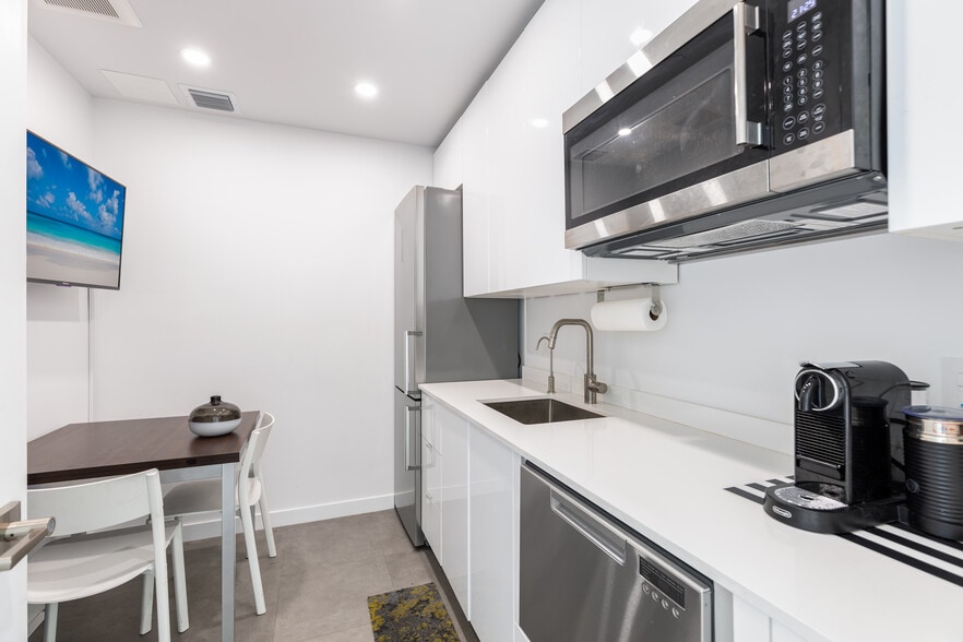 More Photos Of 4770 Biscayne Blvd, Miami Office Residential For Lease