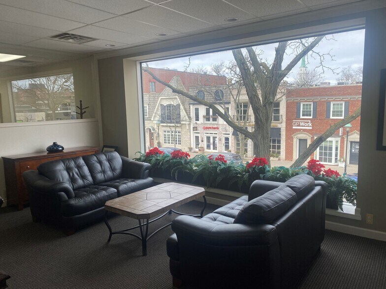 More Photos Of 80-82 Kercheval Ave, Grosse Pointe Farms Storefront Retail Office For Lease