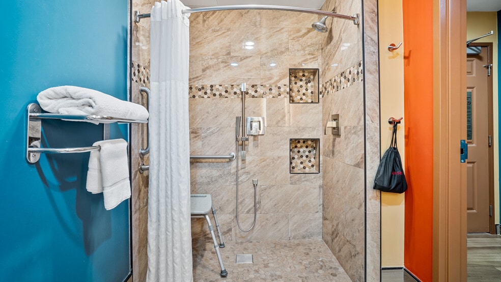 More Photos Of 178 Dry Creek Rd, Healdsburg Hotel For Sale