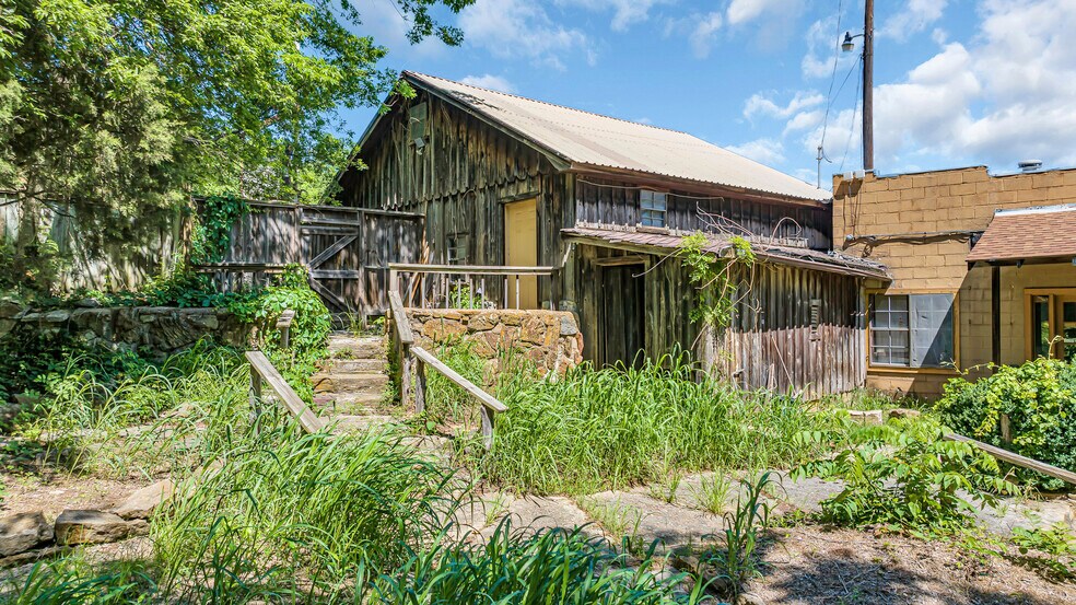 More Photos Of 4565 US-77 Hwy, Davis Specialty For Sale