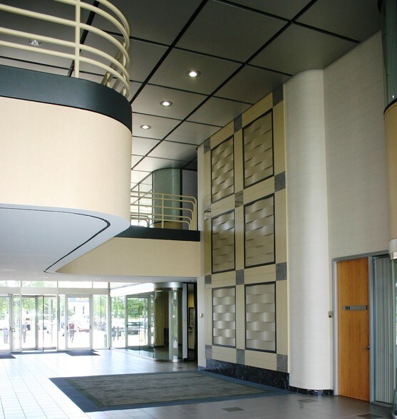 More Photos Of 2601 Fortune Cir E, Indianapolis Office For Sale