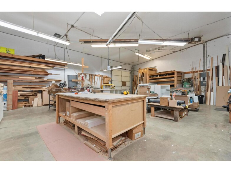 More Photos Of 45831 Railway Ave, Chilliwack General Retail For Sale