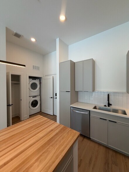 More Photos Of 912 2nd Ave N, Nashville Coworking Space