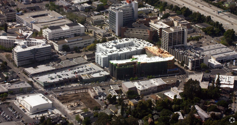 More Photos Of 3093 Broadway, Oakland Apartments For Lease