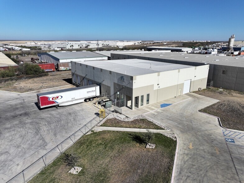Primary Photo Of 13502 N Unitec Dr, Laredo Warehouse For Lease