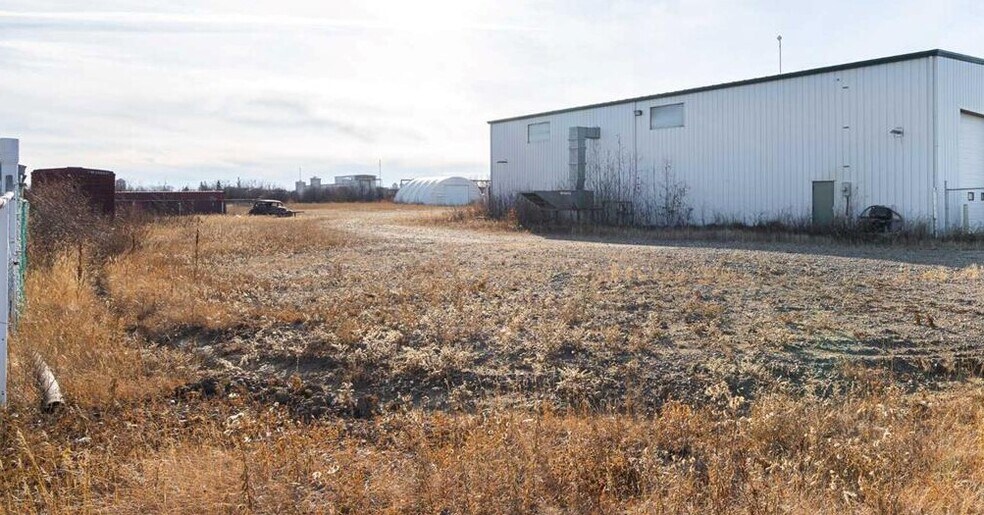 More Photos Of 39 Production Av, Vermilion River County No 24 Service For Sale