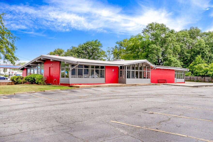 Primary Photo Of 1813 Laurens Rd, Greenville Restaurant For Sale
