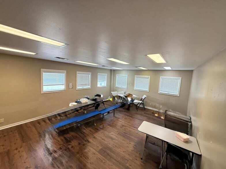 More Photos Of 421 N Sam Rayburn Fwy, Sherman Medical For Lease