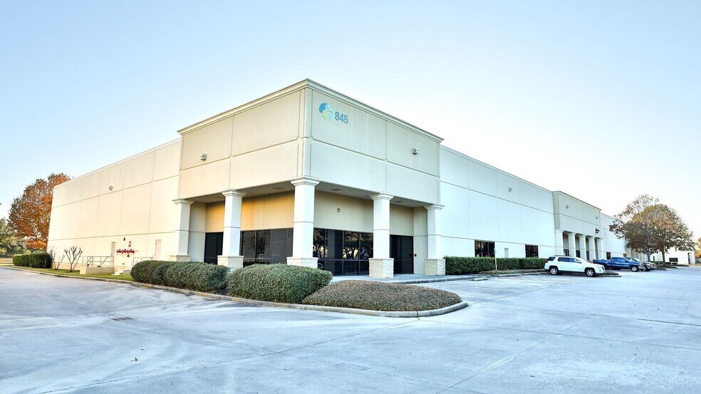 More Photos Of 835 Greens Pky, Houston Unknown For Lease