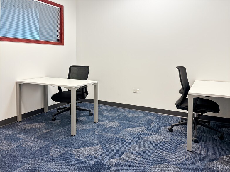 More Photos Of 1560 Wall St, Naperville Coworking Space