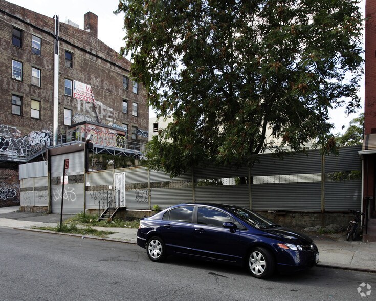 More Photos Of 128 32nd St, Brooklyn Land For Lease