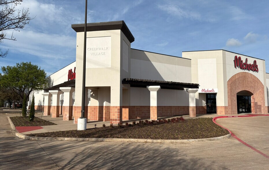 More Photos Of 801-1001 W 15th St, Plano Unknown For Lease