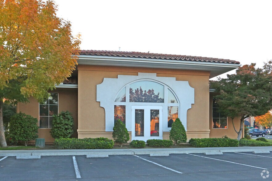 More Photos Of 9499 N Fort Washington Rd, Fresno Unknown For Lease