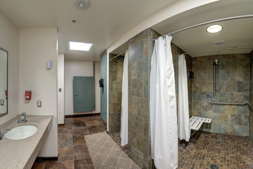 More Photos Of 67 W Michigan Ave, Battle Creek Office For Lease