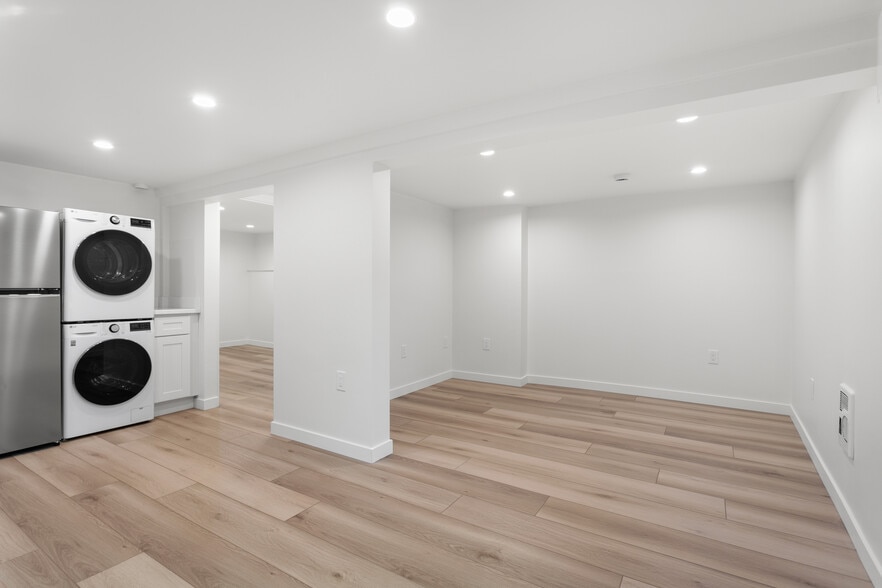 More Photos Of 418 Dewey St, Oregon City Multifamily For Sale