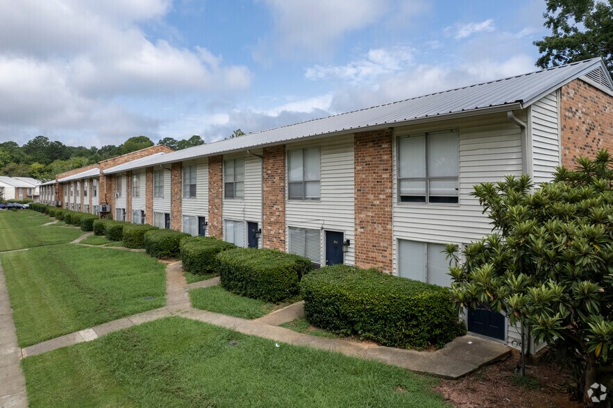 Primary Photo Of 856 Park Brook Trl, Birmingham Apartments For Sale