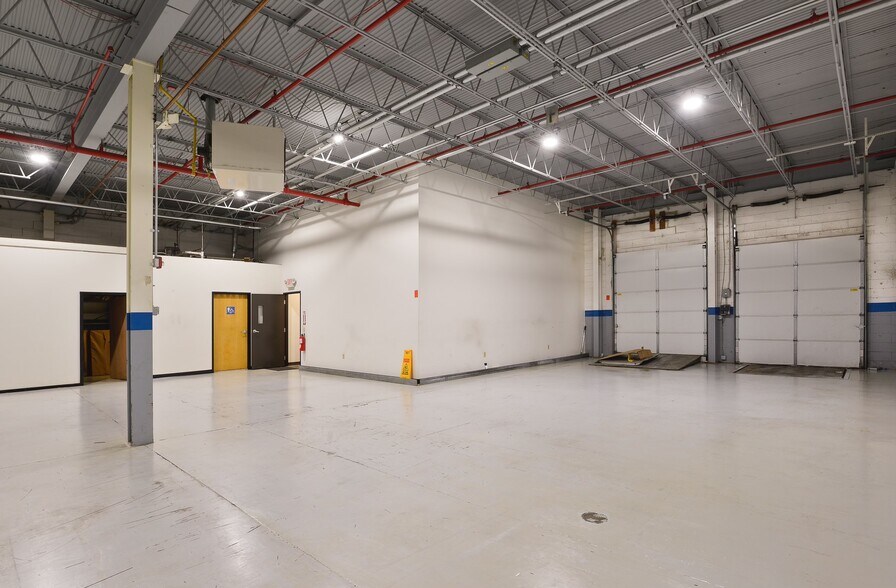 More Photos Of 15-01 Pollitt Dr, Fair Lawn Light Distribution For Lease