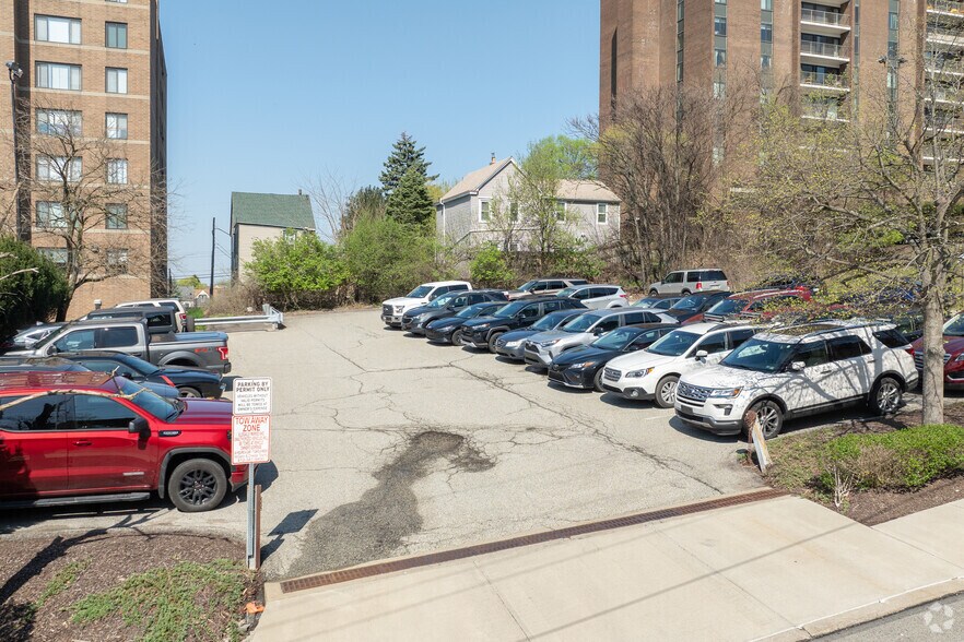 More Photos Of 1301 Grandview Ave, Pittsburgh Office For Sale