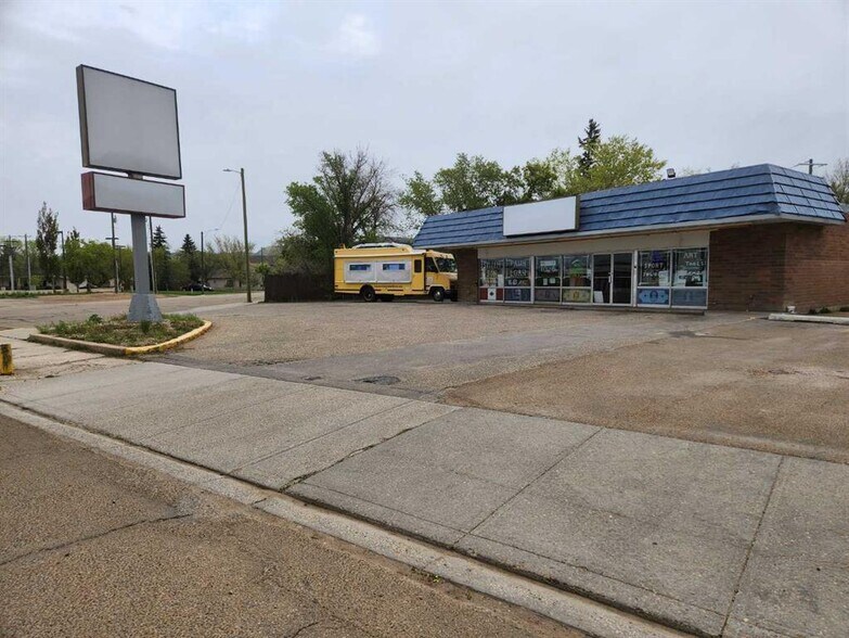 Primary Photo Of 208 Railway Ave E, Drumheller Convenience Store For Sale