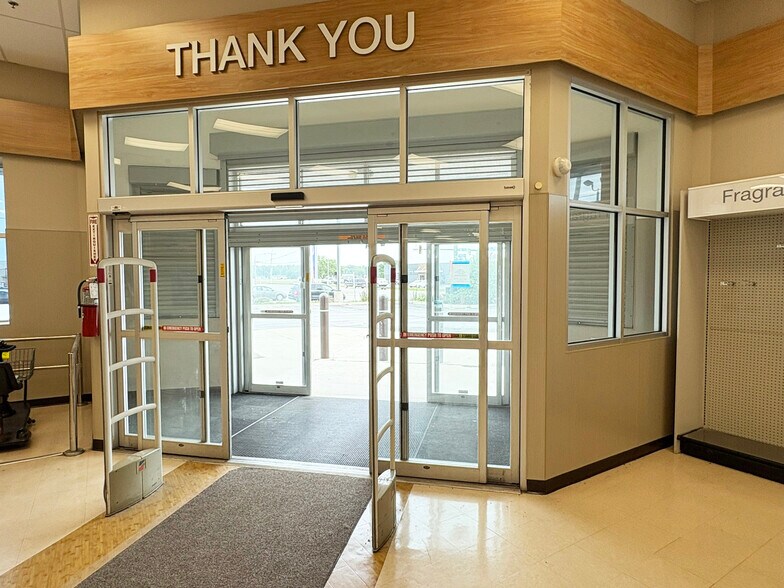 More Photos Of 1000 N Williams St, Paulding Drugstore For Sale