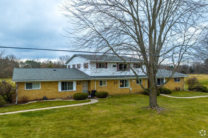 More Photos Of 1565 N Hickory Rd, Owosso Apartments For Sale