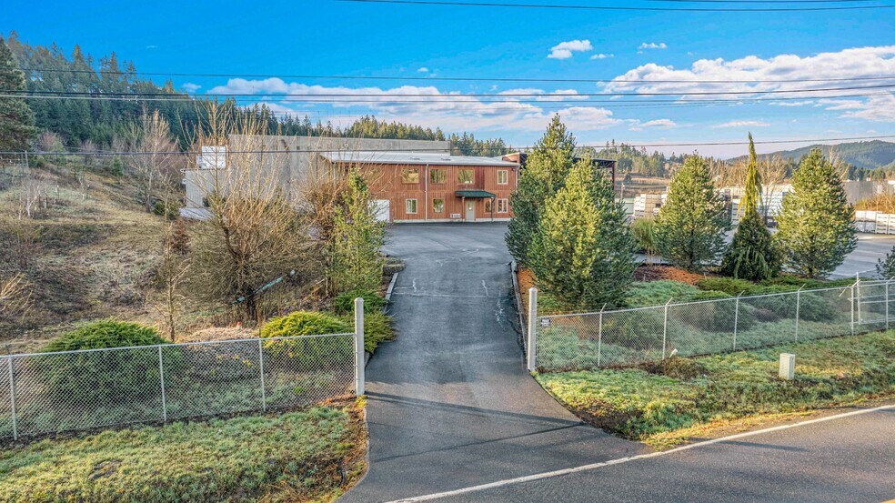 More Photos Of Stadelman, Hood River Industrial For Sale