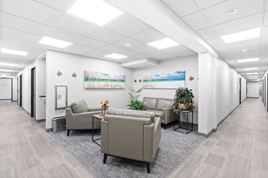 More Photos Of 313-315 Edge Ave, Valparaiso Office For Sale