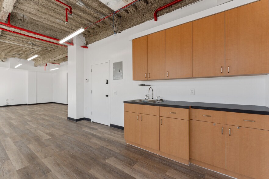 More Photos Of 164 20th St, Brooklyn Office For Lease