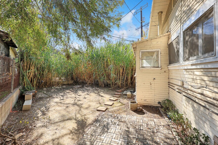 More Photos Of 4546 Eagle Rock Blvd, Los Angeles Apartments For Sale