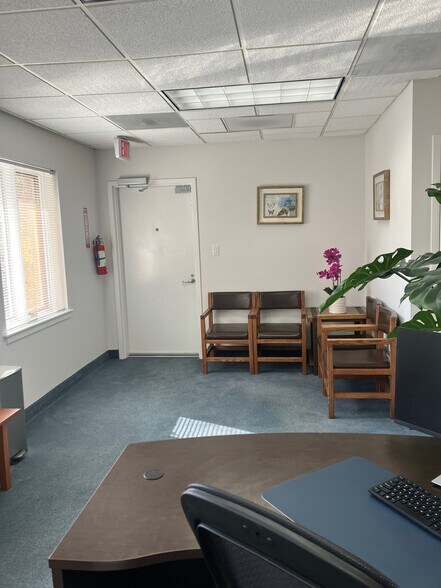 More Photos Of 7329-7351 Hanover Pky, Greenbelt Office For Lease
