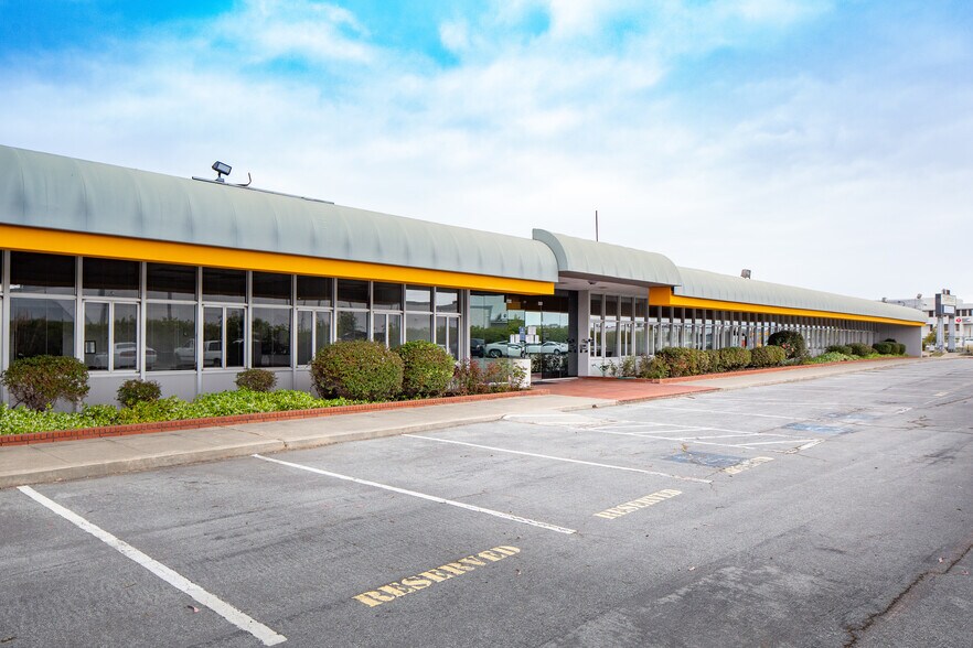 More Photos Of 1649 Adrian Rd, Burlingame Distribution For Lease