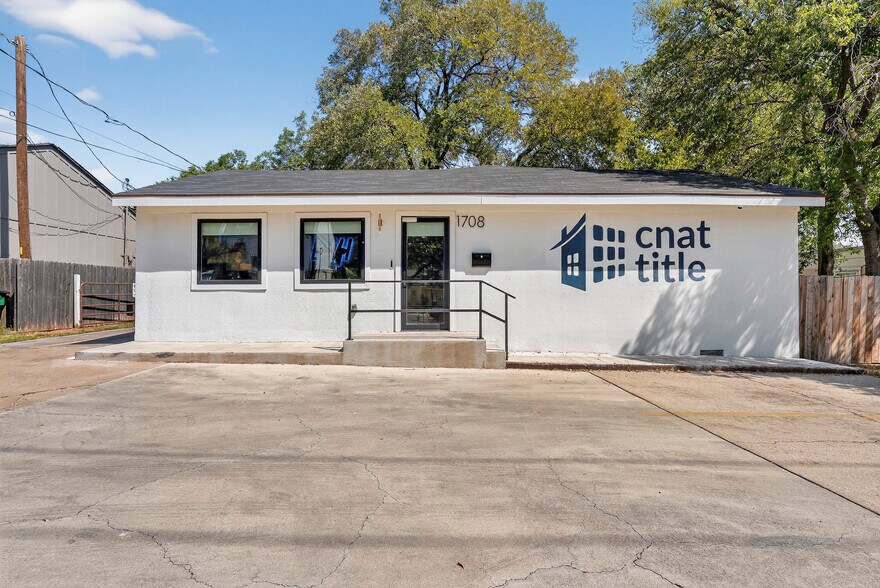 More Photos Of 1708 W Koenig Ln, Austin Office Residential For Sale