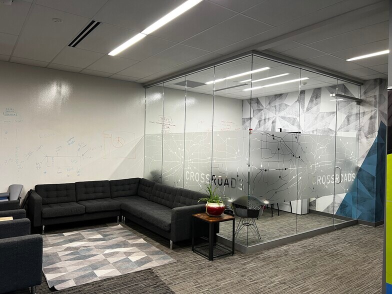More Photos Of 902 E Market St, Indianapolis Office For Lease