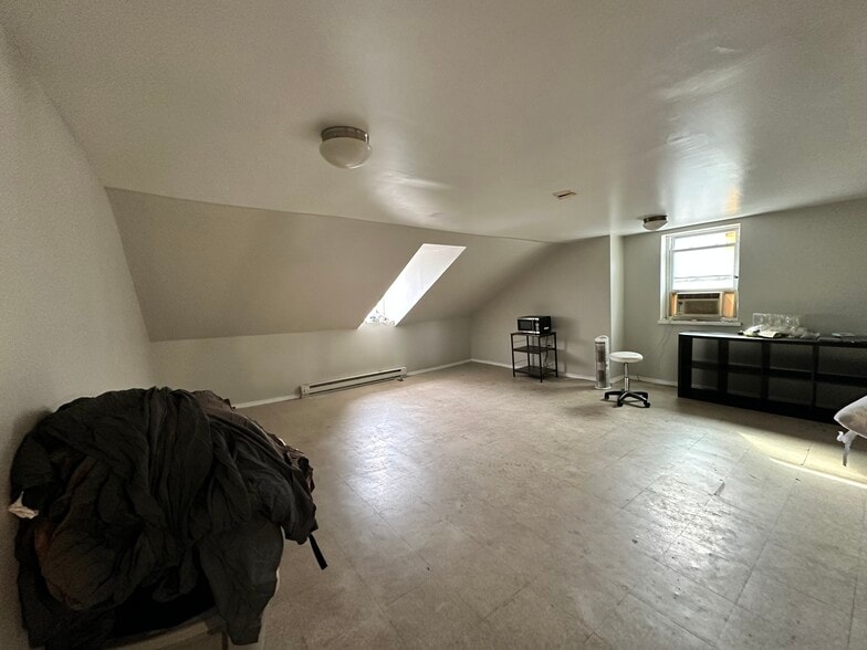 More Photos Of 508 S Broadway, Baltimore Storefront Retail Office For Sale