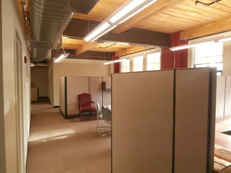 More Photos Of 415 Lisbon St, Lewiston Office For Sale