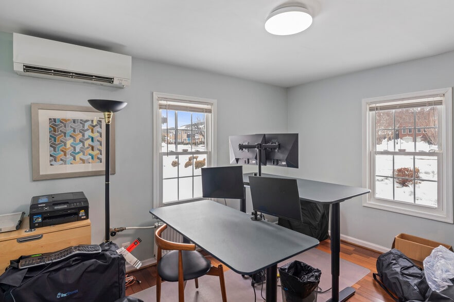 More Photos Of 4235 Chain Bridge Rd, Fairfax Office For Sale