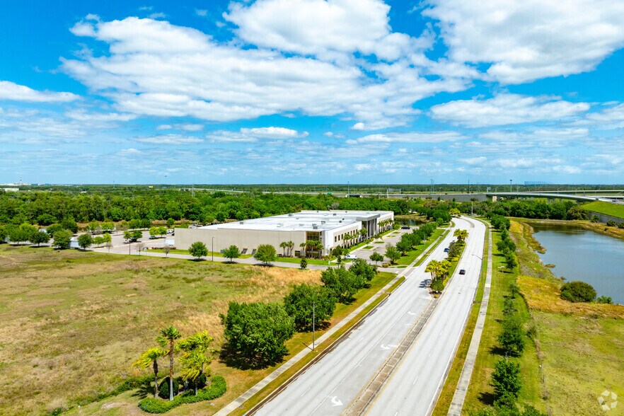 More Photos Of 2351 J Lawson Blvd, Orlando Manufacturing For Sale