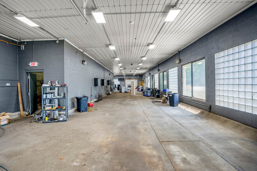 More Photos Of 7300 Lewis Ave, Temperance Carwash For Sale