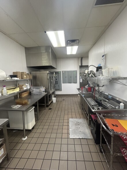 More Photos Of 2703 E Sauk Trl, Chicago Heights Fast Food For Lease