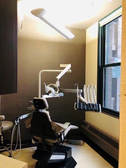 More Photos Of 50 E Washington St, Chicago Office For Sale